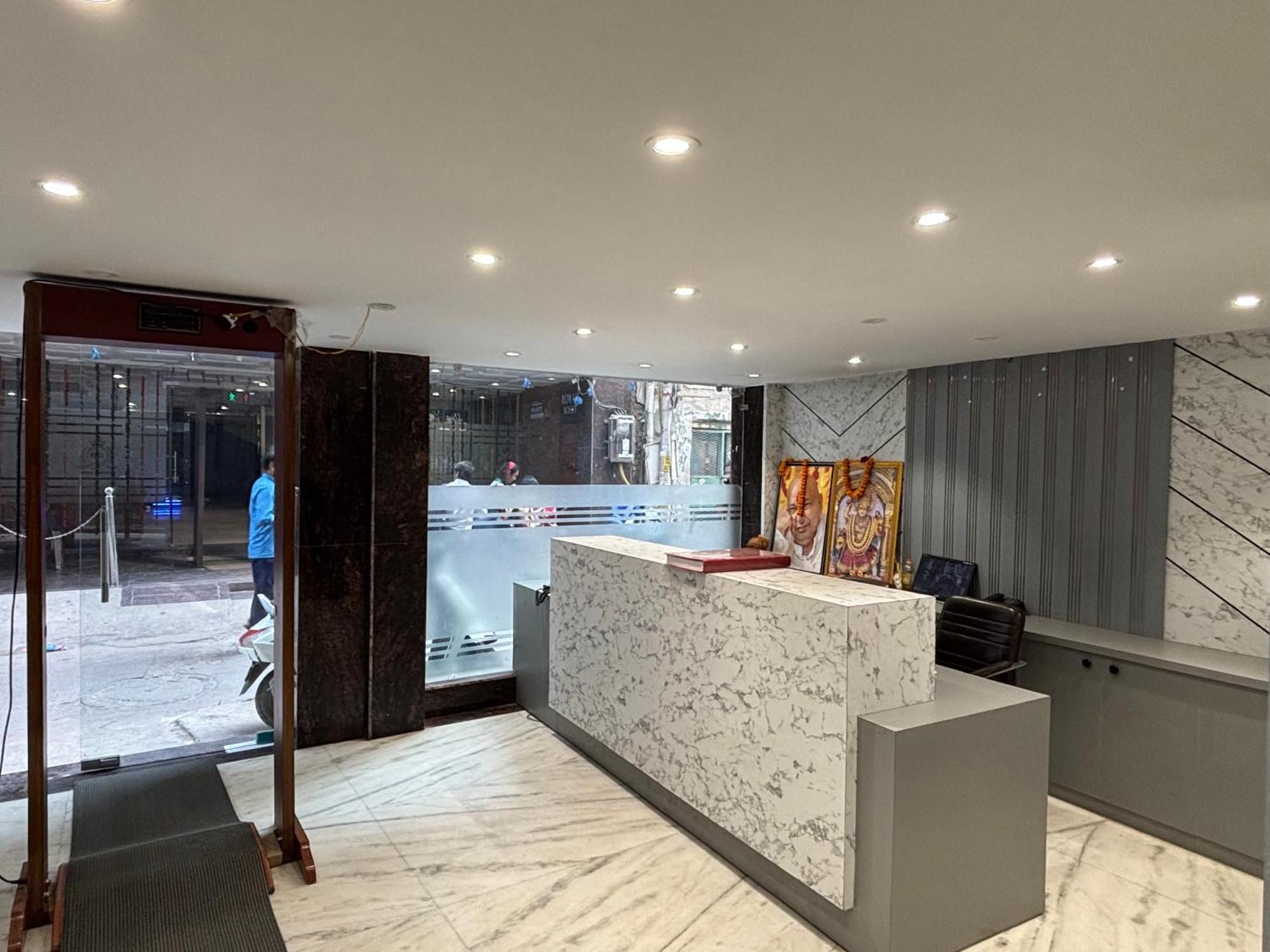 Hotel C G International 2 Minuit Walkable New Delhi Railway Station & Connaught Palace Nova Deli Exterior foto