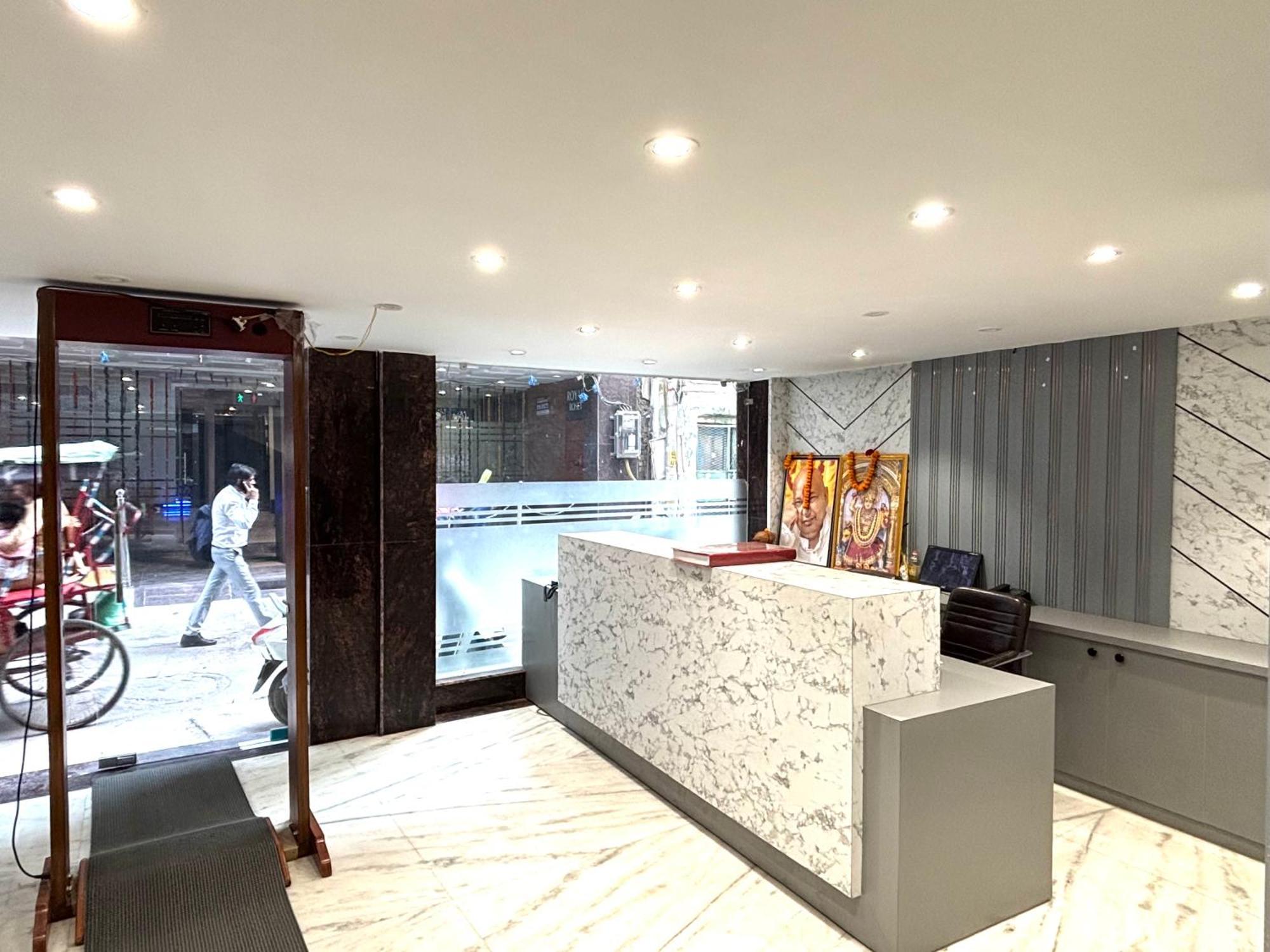 Hotel C G International 2 Minuit Walkable New Delhi Railway Station & Connaught Palace Nova Deli Exterior foto