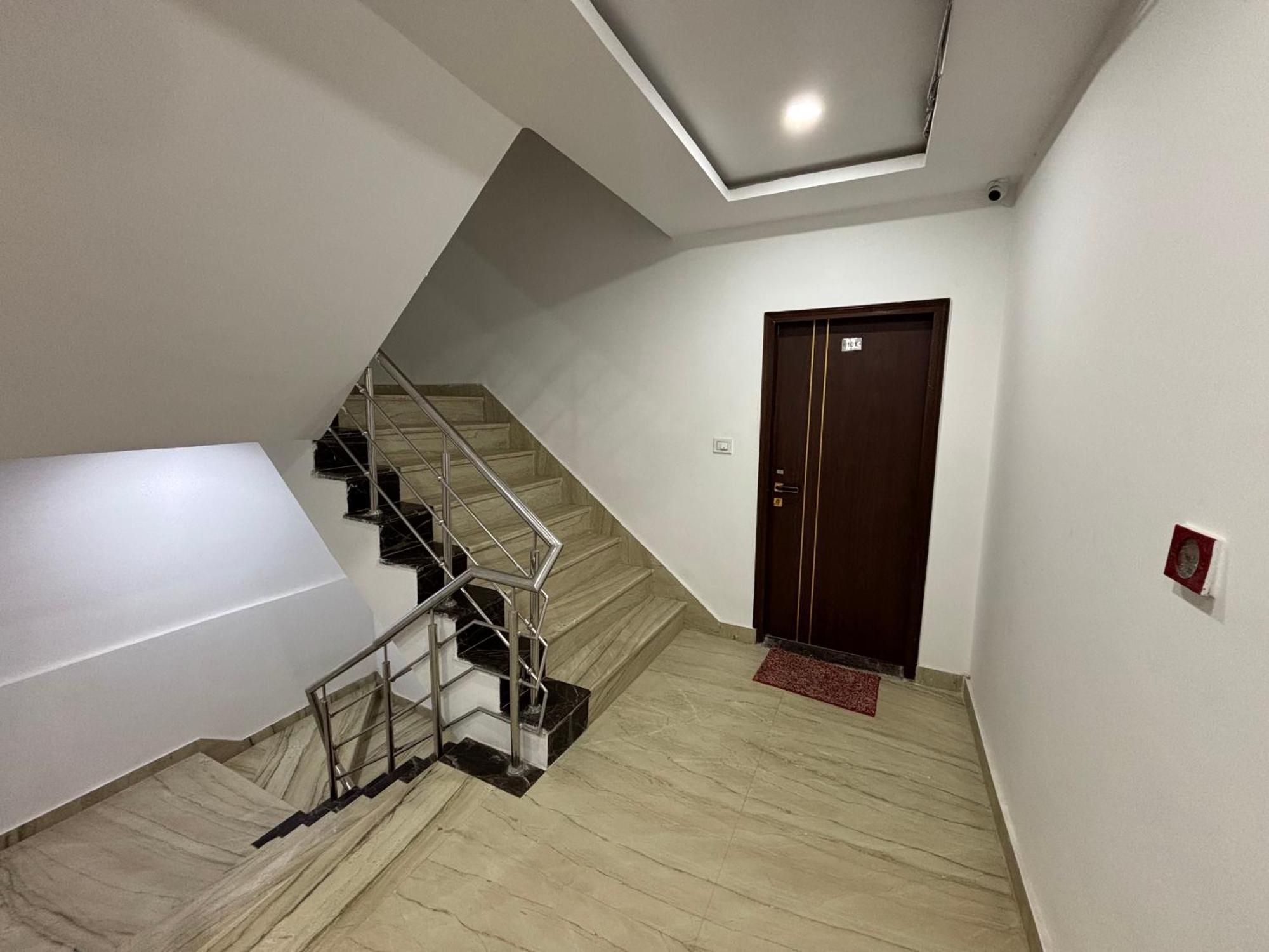 Hotel C G International 2 Minuit Walkable New Delhi Railway Station & Connaught Palace Nova Deli Exterior foto